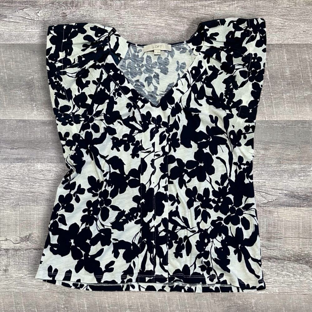 LOFT Floral V Neck Top Womens S White Navy Blue Ruffle Sleeve Cotton Shirt